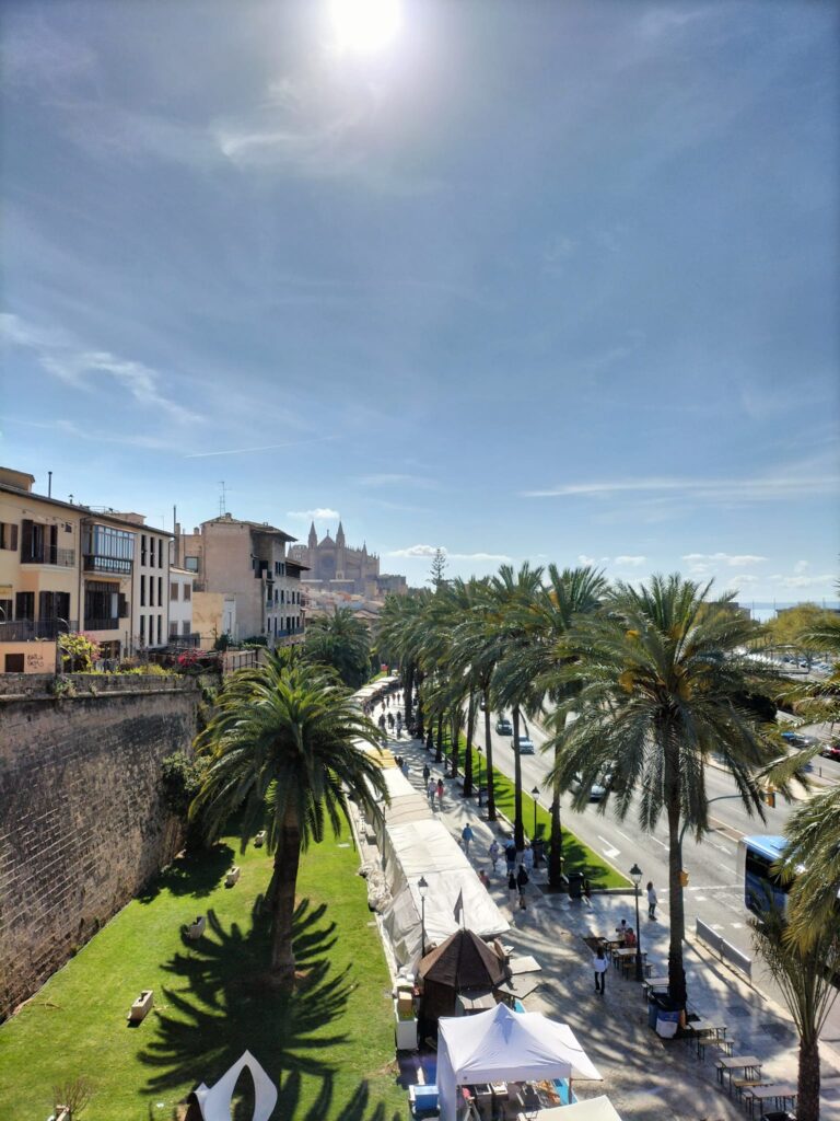 Fototour Teilnehmerzahl min.2 Pax max. 15 Pax Montag, Dienstag, Mittwoch, Donnerstag, Freitag 4 Std 09:30-13:30 Kunst, Kultur, Erlebnisgastronomie, Geschichte, Abenteuer, Shopping uvm. Info & Reservierung , Anruf / WhatsApp 0034642430089