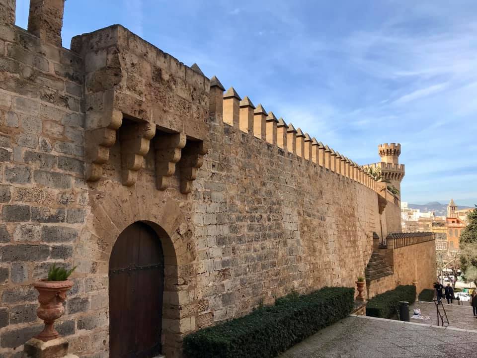 Fototour Teilnehmerzahl min.2 Pax max. 15 Pax Montag, Dienstag, Mittwoch, Donnerstag, Freitag 4 Std 09:30-13:30 Kunst, Kultur, Erlebnisgastronomie, Geschichte, Abenteuer, Shopping uvm. Info & Reservierung , Anruf / WhatsApp 0034642430089