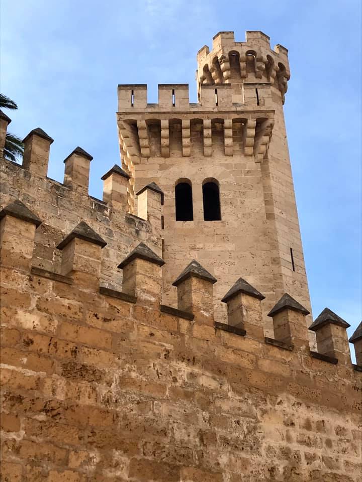 Fototour Teilnehmerzahl min.2 Pax max. 15 Pax Montag, Dienstag, Mittwoch, Donnerstag, Freitag 4 Std 09:30-13:30 Kunst, Kultur, Erlebnisgastronomie, Geschichte, Abenteuer, Shopping uvm. Info & Reservierung , Anruf / WhatsApp 0034642430089