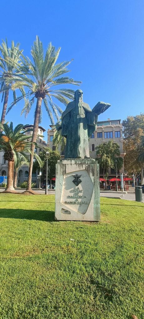 Fototour Teilnehmerzahl min.2 Pax max. 15 Pax Montag, Dienstag, Mittwoch, Donnerstag, Freitag 4 Std 09:30-13:30 Kunst, Kultur, Erlebnisgastronomie, Geschichte, Abenteuer, Shopping uvm. Info & Reservierung , Anruf / WhatsApp 0034642430089