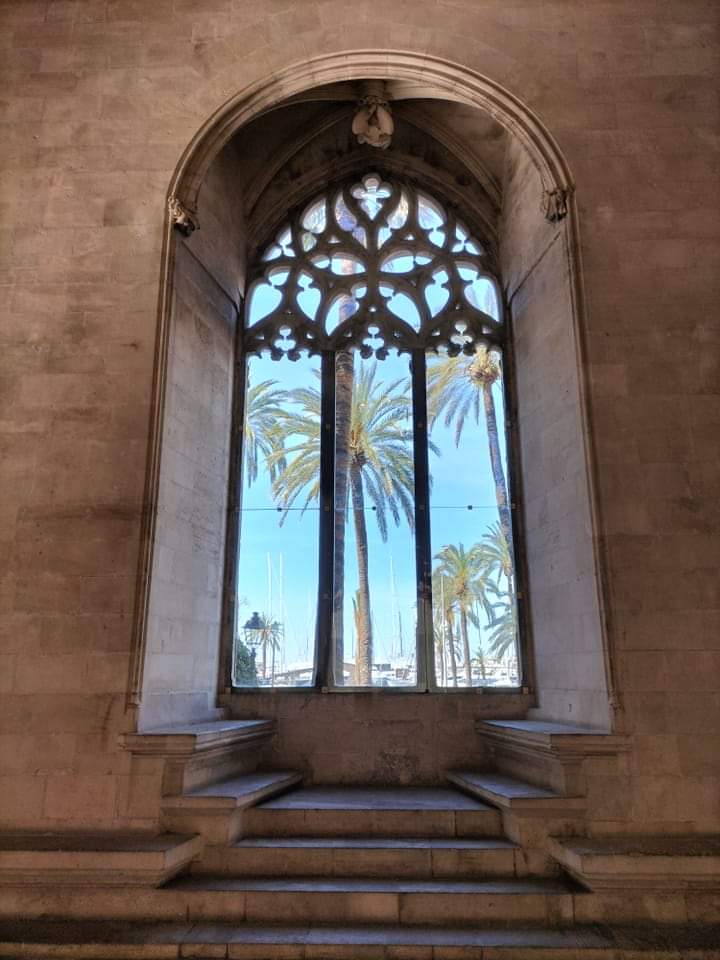 Fototour Teilnehmerzahl min.2 Pax max. 15 Pax Montag, Dienstag, Mittwoch, Donnerstag, Freitag 4 Std 09:30-13:30 Kunst, Kultur, Erlebnisgastronomie, Geschichte, Abenteuer, Shopping uvm. Info & Reservierung , Anruf / WhatsApp 0034642430089