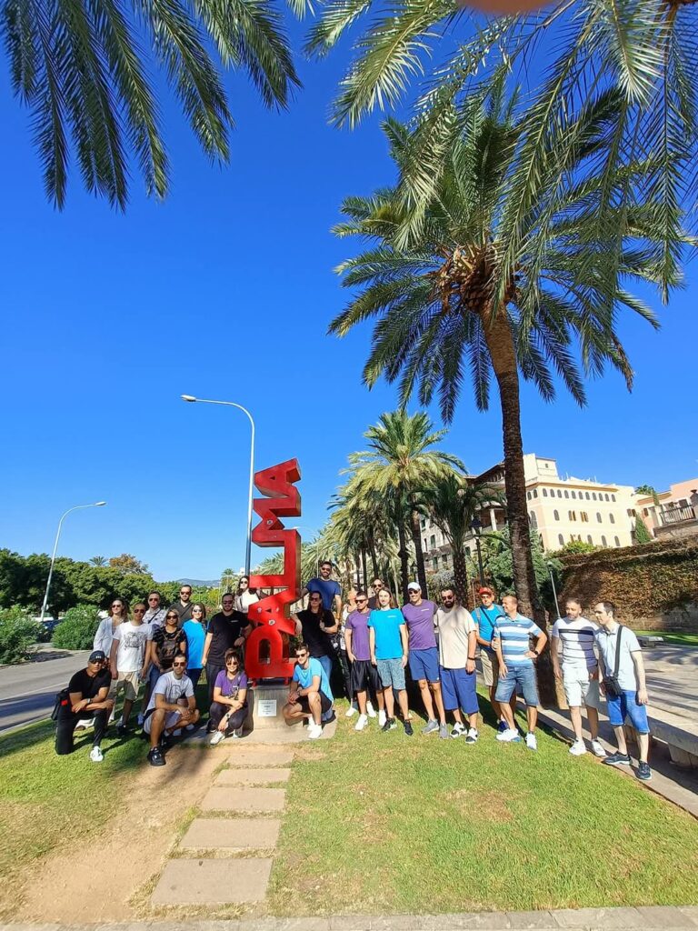 Fototour Teilnehmerzahl min.2 Pax max. 15 Pax Montag, Dienstag, Mittwoch, Donnerstag, Freitag 4 Std 09:30-13:30 Kunst, Kultur, Erlebnisgastronomie, Geschichte, Abenteuer, Shopping uvm. Info & Reservierung , Anruf / WhatsApp 0034642430089