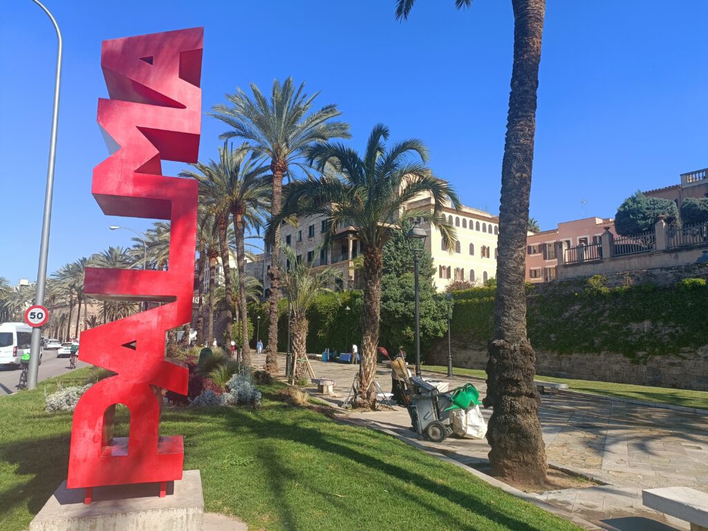 ⚡Ab Mai 2026 🧭Auf den Spuren der Piraten Mallorcas 🏴☠️ Fototour Altstadt Palma.✨ Ideal für Gäste, die die Atmosphäre der Altstadt intensiv erleben möchten.