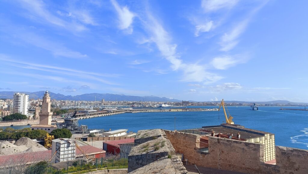 ⚡Ab Mai 2026 🧭Auf den Spuren der Piraten Mallorcas 🏴‍☠️. Castillo de San Carlos + Altstadt Palma✨ Ideal für Gäste, die Panorama, Geschichte und Fotospots kombinieren möchten.