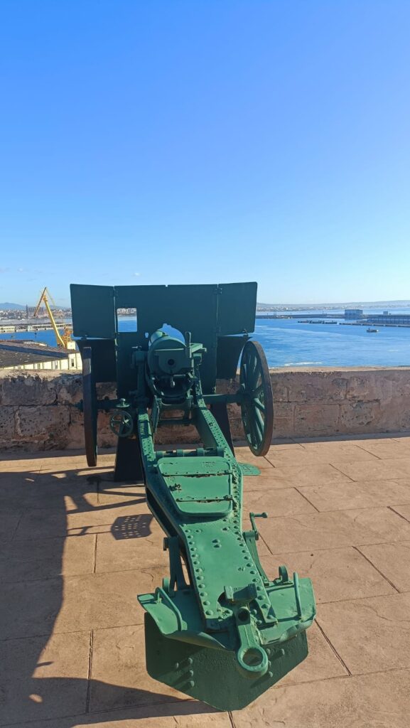 ⚡Ab Mai 2026 🧭Auf den Spuren der Piraten Mallorcas 🏴‍☠️. Castillo de San Carlos + Altstadt Palma✨ Ideal für Gäste, die Panorama, Geschichte und Fotospots kombinieren möchten.